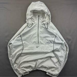 Vintage Whit Nike Windbreaker